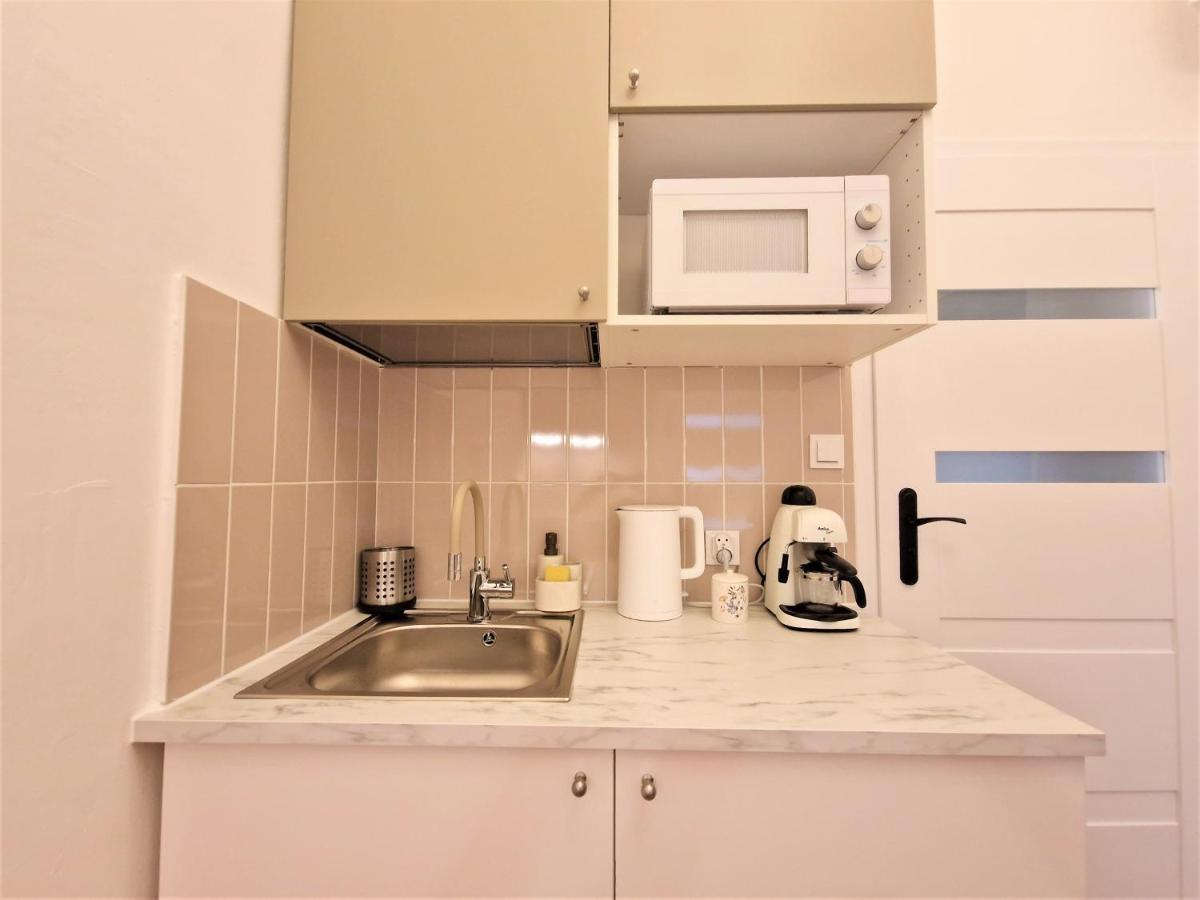 J&W Apartments Swietojanska Rooms Warsawa Bagian luar foto