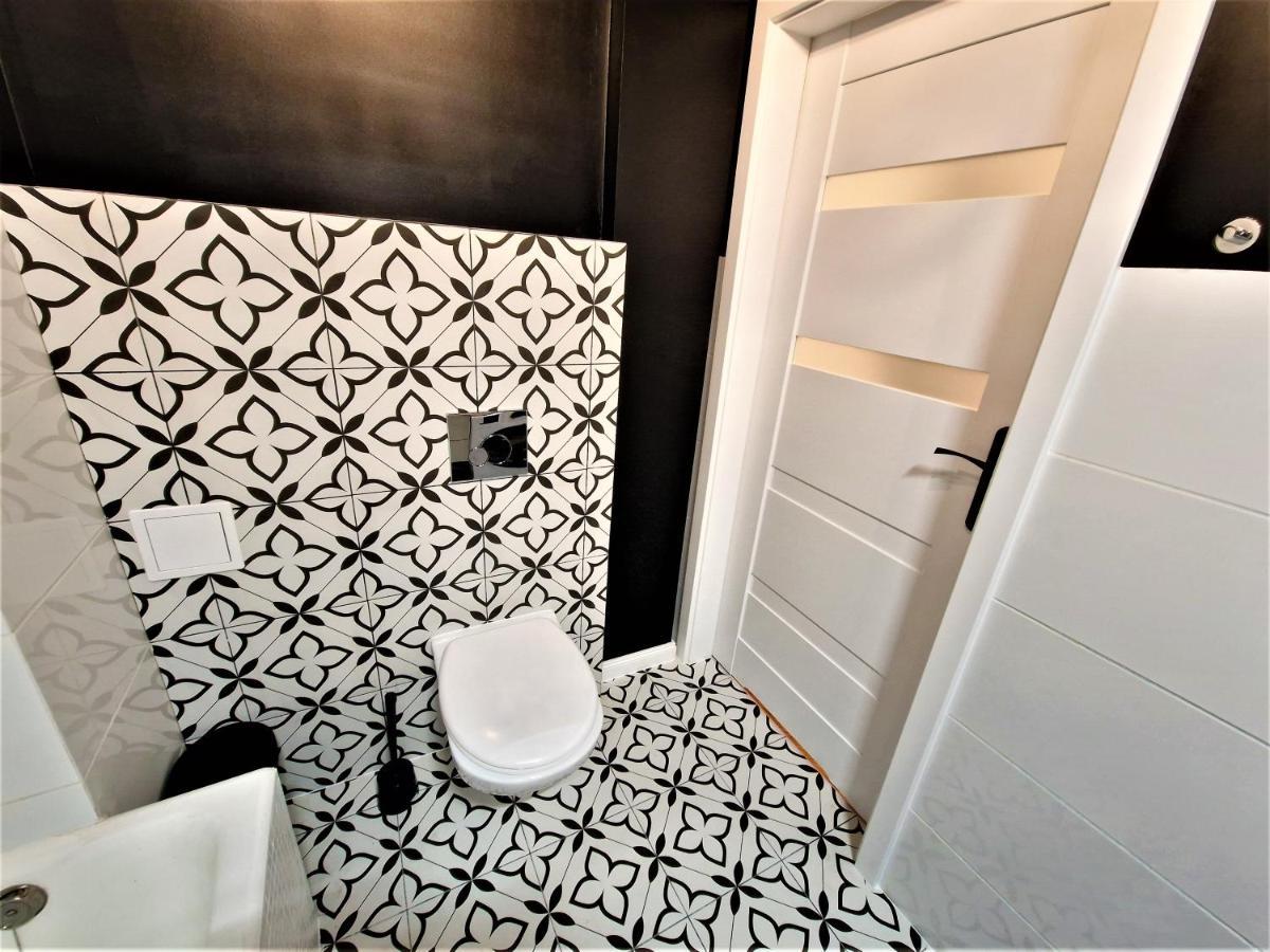 J&W Apartments Swietojanska Rooms Warsawa Bagian luar foto