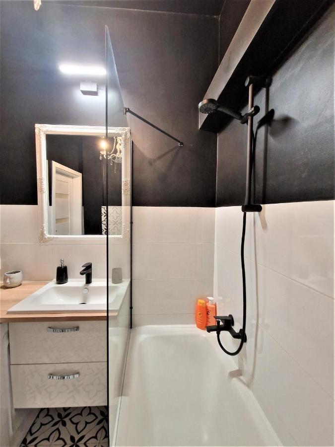 J&W Apartments Swietojanska Rooms Warsawa Bagian luar foto