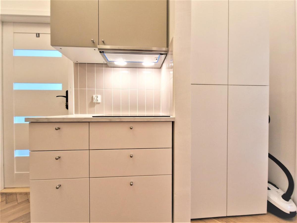 J&W Apartments Swietojanska Rooms Warsawa Bagian luar foto