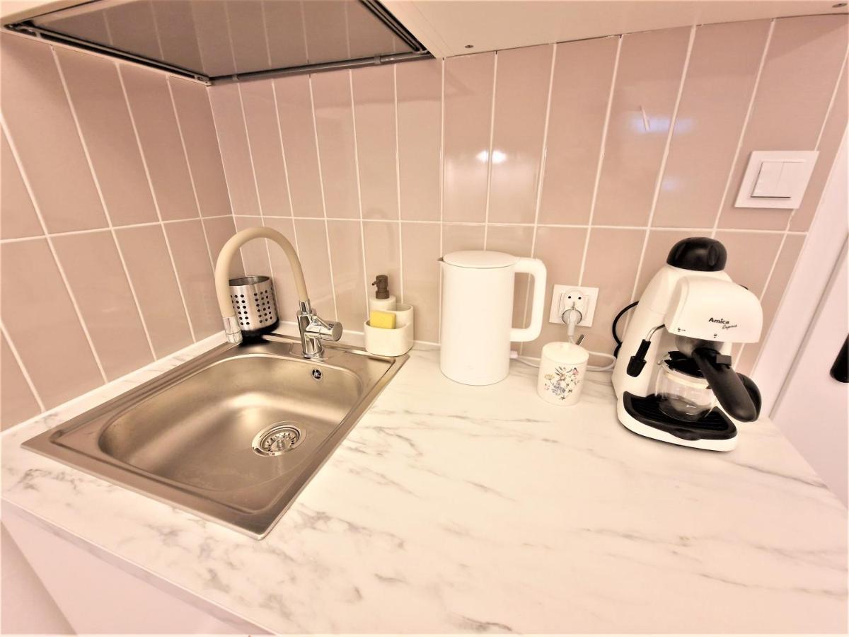 J&W Apartments Swietojanska Rooms Warsawa Bagian luar foto