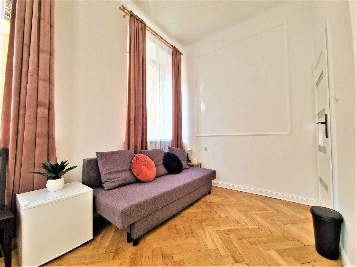 J&W Apartments Swietojanska Rooms Warsawa Bagian luar foto