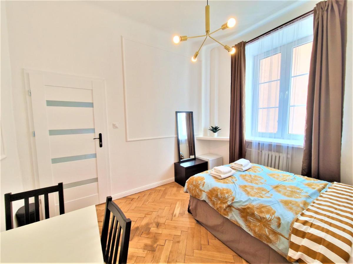 J&W Apartments Swietojanska Rooms Warsawa Bagian luar foto